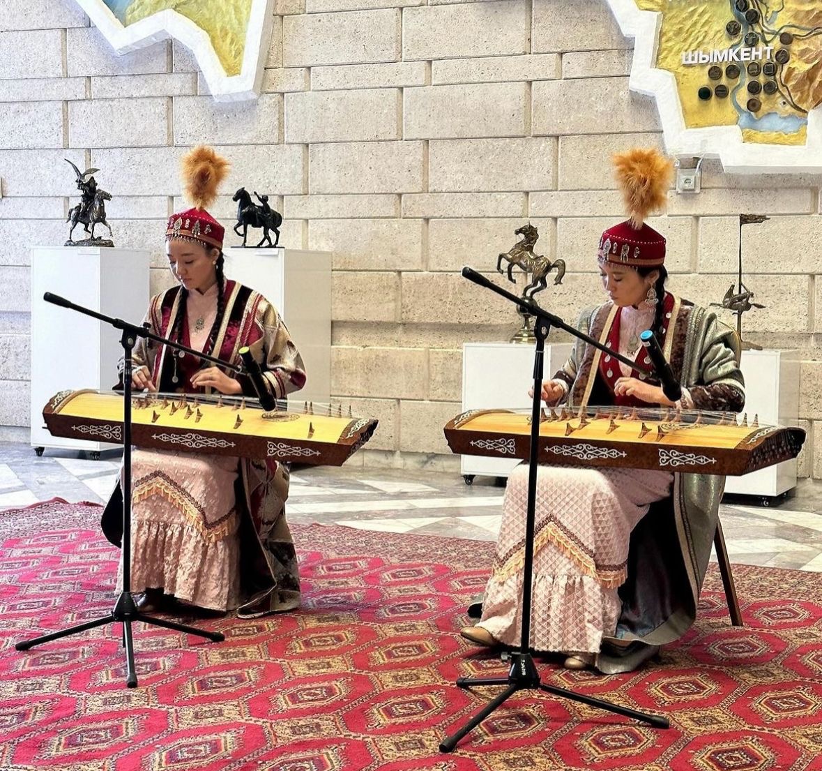 Порно жасырынып, отырғызылды